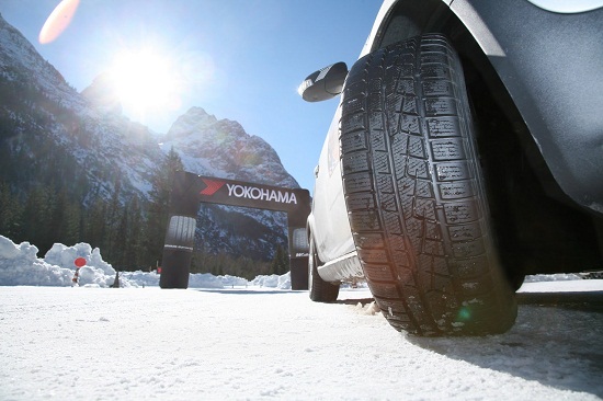 Британские журналы по тюнингу Fast Car и Fast Bikes назвали лучшие шины 2013 года: йокогама W.Drive V902