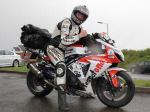 Британский полицейский проедет на шинах Bridgestone по дорогам 84 стран