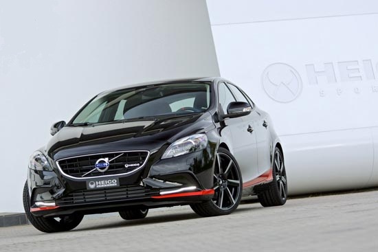 В честь компании Pirelli была выпущена спецверсия хэтчбека Volvo V40: Volvo V40 пирелли Edition