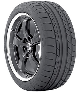 Mickey Thompson представила ультраширокие шины для Ford Mustang: Mickey Thompson Street Comp