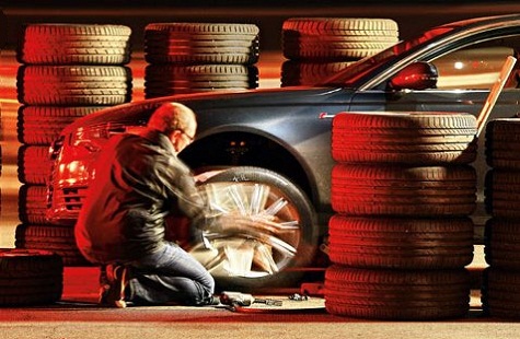Тесты шины для летних условий: шумность Bridgestone Potenza S001, Continental ContiSportContact 5P, Dunlop SP Sport MAXX GT 235/35/19 Sport Auto 2012