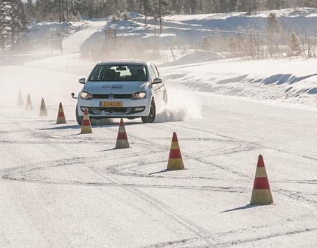 Тест зимних шин размера 185/60 R15 Обзор резины: Экономичность Fulda Kristall Montero 3, Goodyear UltraGrip 8, Michelin Alpin A4, Nokian WR D3 185/60/15