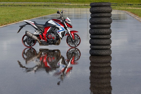 Тесты покрышек для мотоциклов: Тормозной путь Full Bore M-1 Street Sport, Michelin Pilot Road 4, Mitas Sport Force, Nankang Roadiac Motorrad 2014
