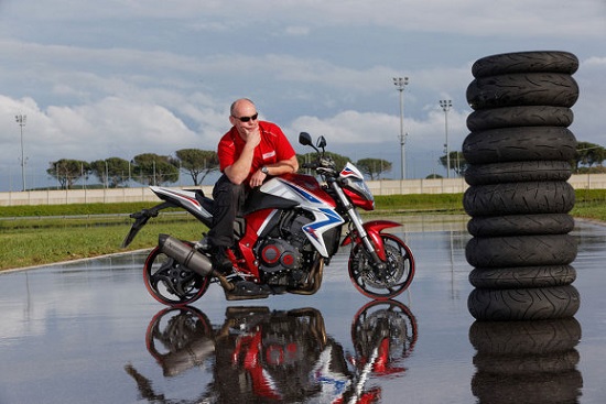 Тестирование автошин для мотоциклов: Торможение на сухой поверхности Full Bore M-1 Street Sport, Michelin Pilot Road 4, Mitas Sport Force, Nankang Roadiac Motorrad 2014
