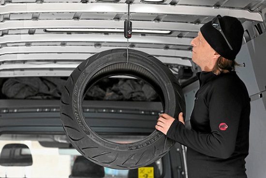 Сравнение покрышек для мотоциклов: курсовая устойчивость Continental ContiSportAttack 2, Dunlop Sportmax Sportsmart 2, Metzeler Sportec M7 RR Motorrad 2014