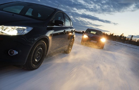 Тесты покрышки: зимних моделей Bridgestone Blizzak Spike-01, Bridgestone Blizzak WS70, Continental ContiIceContact 205/55 R16 Test World 2014