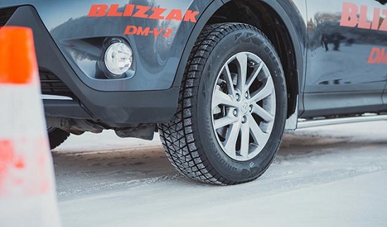 Тест новых зимних шин Bridgestone Blizzak DM-V2 Обзор колеса: Bridgestone Blizzak DM-V2 За рулем 2014