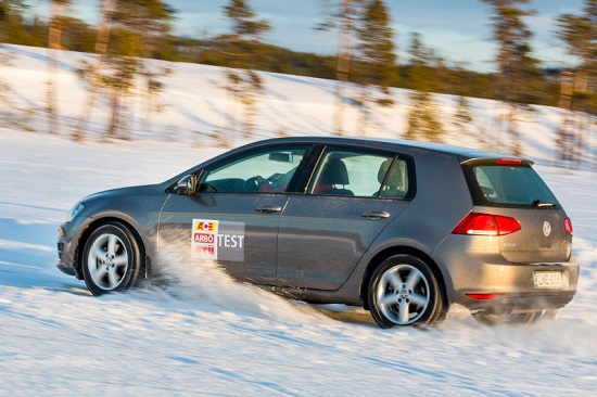 Тесты резины: Тормозной путь Hankook Winter I*Cept RS W442, Kumho I Zen KW23, Nokian WR D3, Pirelli Winter Snowcontrol 3, Semperit Speed Grip 2 205/55/16