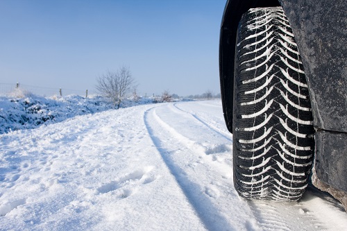 Сравнительные характеристики колеса для внедорожников: Bridgestone Blizzak DM-V2, Michelin Latitude X-Ice 2, Yokohama Ice Guard IG51v 255/55 R18 Tire Rack 2015