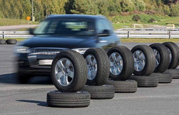 Тесты покрышки: Continental ContiCrossContact UHP, Goodyear EfficientGrip SUV 215/65 R16 Off Road SUV Magazin 2016
