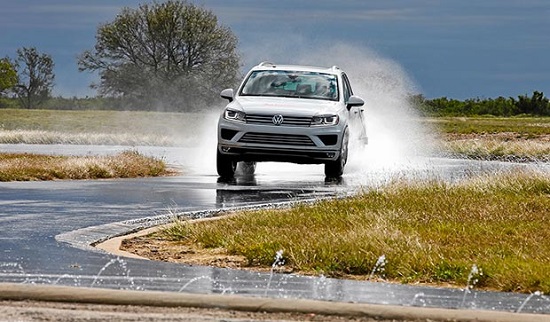 Тест колеса: Bridgestone Dueler H/P Sport, Continental ContiCrossContact UHP, Goodyear EfficientGrip SUV 225/45/17 За рулём 2016
