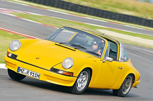 Сравнение шины для лета: Vredestein Sprint Classic 185/70 R15 Auto Bild Klassik 2016