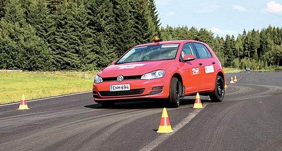 Испытание покрышек для летней погоды: Continental ContiPremiumContact 5, Goodyear EfficientGrip Performance 205/55/16 Автоцентр 2017