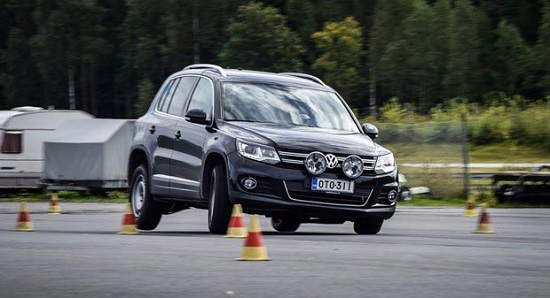 Сравнительный тест резины для компактных кроссоверов: Barum Bravuris 4x4, Continental Conti4x4Contact, Hankook Dynapro HP RA23, Lassa Competus H/L 215/65/16 Auto Bild Беларусь 2015
