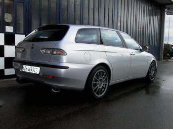 легкосплавные литые диски OZ Racing Ultraleggera на Alfa Romeo 156 авто