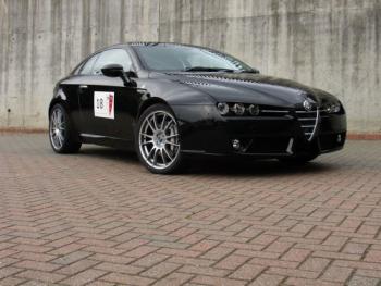 легкосплавные литые диски OZ Racing Ultraleggera на Alfa Romeo Brera авто