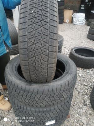 Bridgestone Blizzak DM-V2 235/55 R20 102T остаток 8 мм