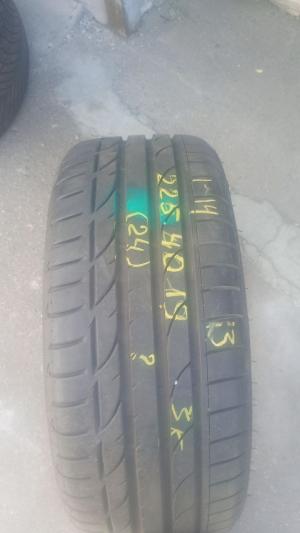 Bridgestone Potenza S001 225/40 ZR19 93W XL Demo остаток 8 мм
