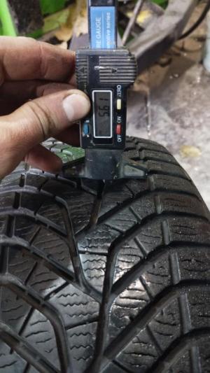 Yokohama BluEarth Winter V905 195/65 R15 91T остаток 5,5 мм