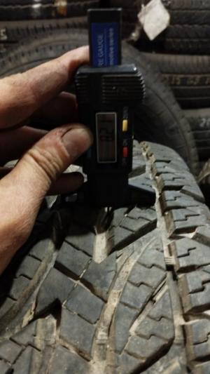 Bridgestone Dueler A/T 694 215/80 R16 103S Demo остаток 8,8 мм