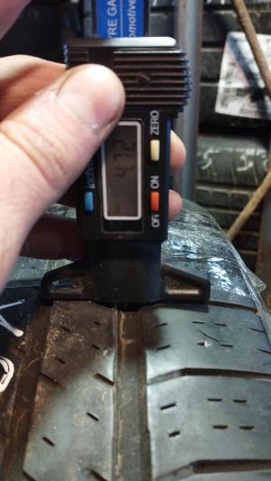 Continental Conti4x4Contact 225/65 R17 остаток 5 мм