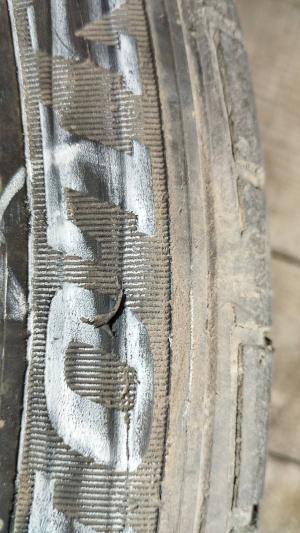 Dunlop SP Sport MAXX GT 275/40 R20 106R XL остаток 5 мм