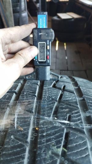 Yokohama BluEarth Winter V905 225/60 R18 100H остаток 6 мм