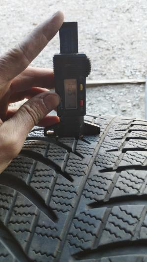 Bridgestone Blizzak LM001 205/55 R16 94H XL остаток 5,5 мм