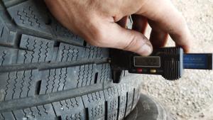 Hankook Winter I*Cept Evo 2 W320 225/60 R18 104H XL остаток 5 мм