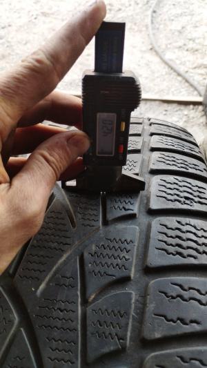 Dunlop SP Winter Sport 3D 235/50 R19 99H остаток 4,5 мм