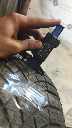 Bridgestone Blizzak LM005 205/55 R16 91T остаток 3,5 мм