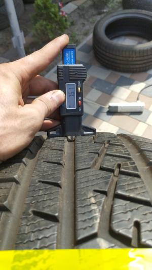 Yokohama W.Drive V902 235/55 R19 101V остаток 7,5 мм