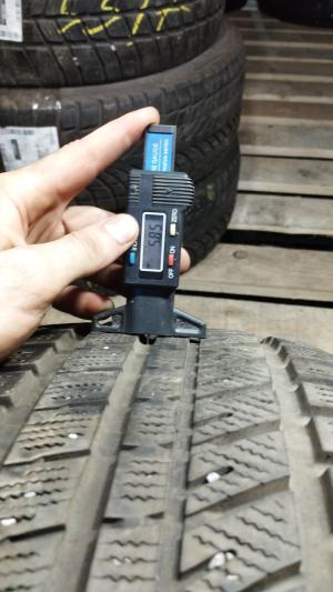Bridgestone Blizzak LM-30 215/55 R16 остаток 6,5 мм