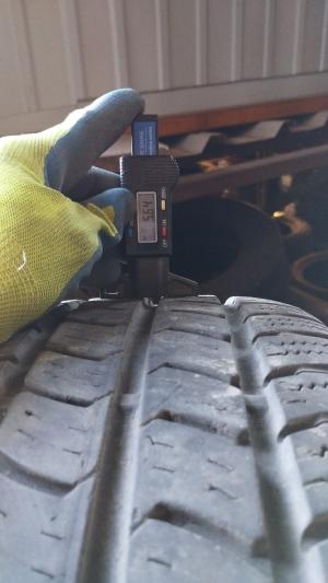 Continental VancoWinter 2 225/75 R16C 116/114R остаток 5,5 мм
